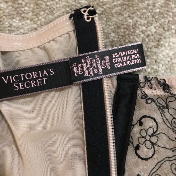 Victoria’s Secret Very Sexy Embroidered Bustier - Picture 6 of 6